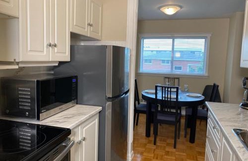 Kitchener Apartment | Bright 2 BR pet friendly, KING bed, WiFi,2 parking