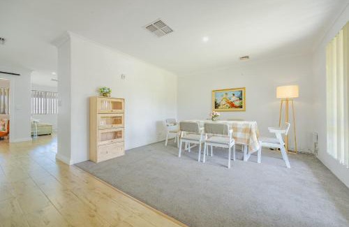Waikiki House | Bright Airy Retreat with Garden