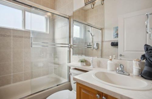 Sunset House | Bright and Comfy 3BR Home Ideal for Families