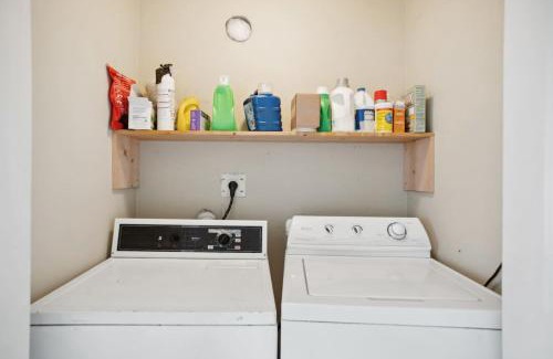 Sunset House | Bright and Comfy 3BR Home Ideal for Families