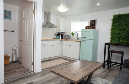 Sudbury House | Bright and Cozy Basement Oasis in the Minnow Lake area