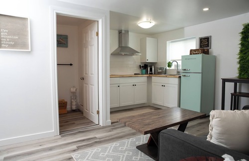 Sudbury House | Bright and Cozy Basement Oasis in the Minnow Lake area