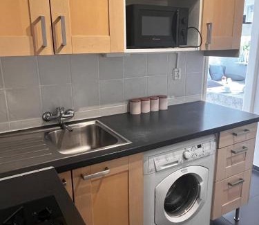 Targowek Apartment | Bright and cozy 34m apartment near metro M2 and tram