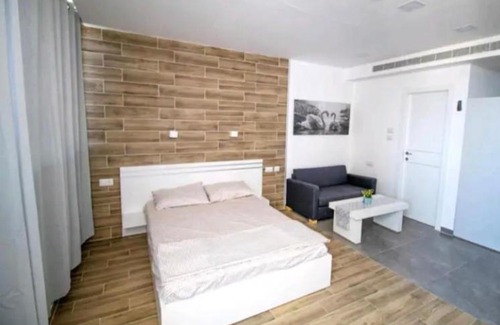 Eilat Apartment | BRiGHT AND COZY STUDIO SUiTE EiLAT
