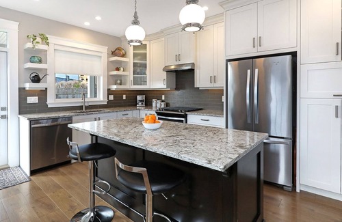 Courtenay House | Bright and gorgeous house close to Mt Washington and Crown Isle