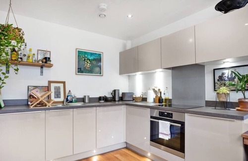 William Morris Condo | Bright and modern 1-bed flat in East London