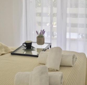 Varkiza Apartment | Bright and Peaceful Apartment near Varkiza beach
