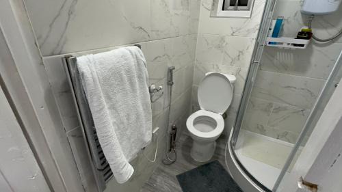 Bow Apartment | Bright and Spacious Entire One Bedroom Apartment with Living Room and Private Garden