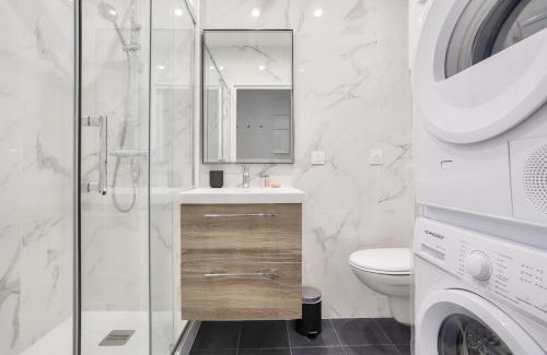 Aubervilliers Apartment | Bright apartment for 2 people just ouside Paris