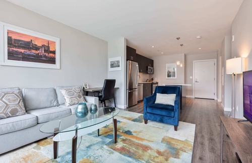 Seaport District Apartment | Bright Apt Downtown with Gym
