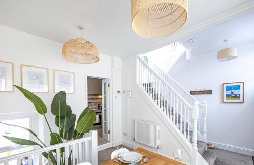 Portland House | Bright & beautiful 4 bedroom house with sea views