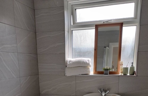 Abbey Wood House | Bright Beautiful Twin Bedroom For Rent at Abbey Wood Station