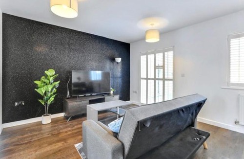 Harlow House | Bright & Blissful - Townhouse