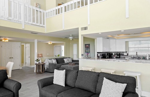 Whitney Beach Villa | Bright & Breezy Spacious Bayview Condo - Walk to Beach - Unit 27 by RVA