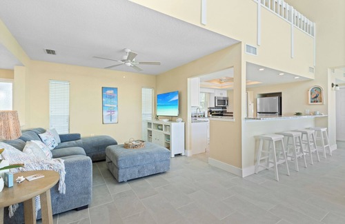 Whitney Beach Villa | Bright & Breezy Spacious Bayview Condo - Walk to Beach - Unit 27 by RVA
