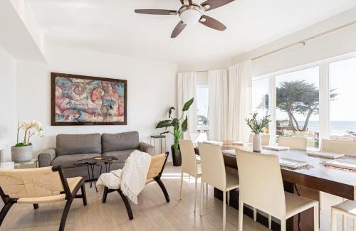 Cayucos House | Bright Cayucos Bungalow Steps to Beach Pier 3BR w Shared Firepit Lounge