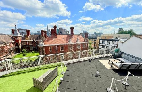 Bristol Floating Harbour Apartment | Bright Central Loft Apartment