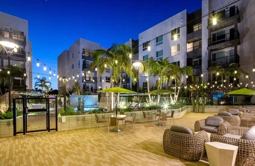 Lyon Street Apartment | Bright Condo 10 Min From Disneyland With Pool GYM