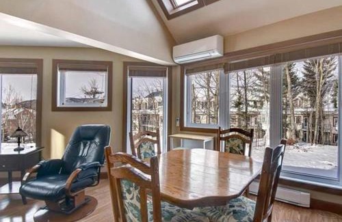 Mont-Tremblant Pedestrian Village Apartment | Bright Condo near the Lake by GLOBALSTAY
