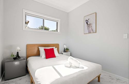 Ryde House | Bright Courtyard Double Room - Near Top Ryde City Shared Amenities