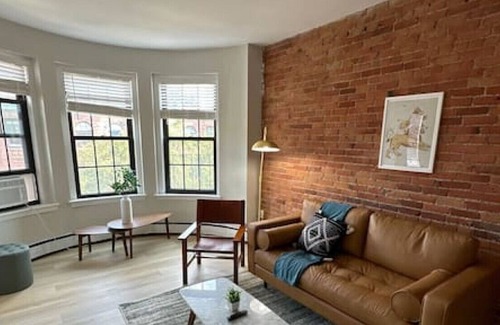 Columbus Apartment | Bright & Cozy Studio Apartment