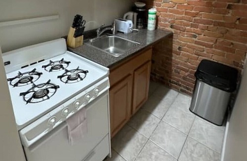 Columbus Apartment | Bright & Cozy Studio Apartment