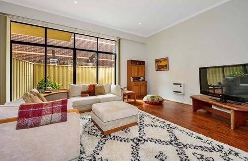 Footscray House | Bright & Eclectic Home - Footscray, VIC