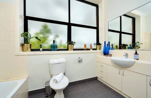 Footscray House | Bright & Eclectic Home - Footscray, VIC