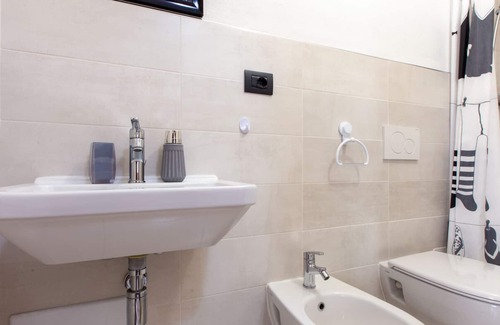 Is Mirrionis Apartment | Bright first floor apartment - equipped with lift and internal parking.