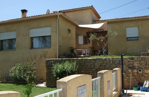 Saint-Etienne-des-Sorts Villa | Bright contemporary villa, located on a hill overlooking the Rhone.