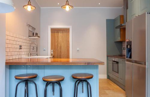 Brockley Apartment | Bright Groundfloor 3BR Flat, Brockley, SE London