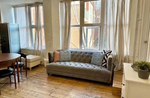 Clerkenwell Apartment | Bright Large Double Bedroom Flat