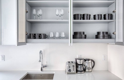 Hunters Point Apartment | Bright LIC 1BR w/Gym, Doorman, Elevator & Private Balcony, by Blueground