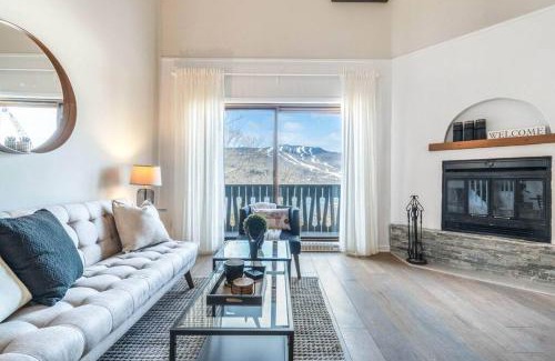 Mont-Tremblant Apartment | Bright & Modern Lac Tremblant Condo with Views
