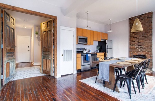 Old City Apartment | Bright Old City Loft