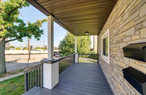 Pittsburgh Apartment | Bright Pittsburgh Apt, Walk to Grandview Ave!