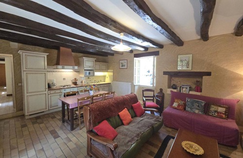 Domme Cottage | Bright, quiet house near Domme with Wifi and pets allowed