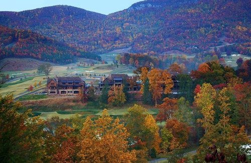 Mill Spring Cabin | Bright's Creek Lodge - Queen Room- Near Tryon and TIEC, Hendersonville