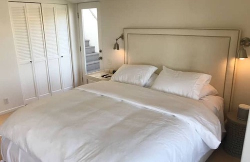 Sausalito House | Bright Sausalito Home with Panoramic Bay Views