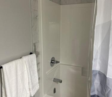 Southeast Calgary Apartment | Bright & Spacious 2BR Getaway