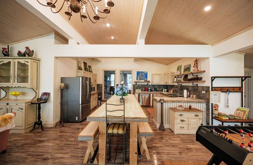 South Bruce Peninsula Ski Chalet | Bright & Spacious Chalet on Lake Huron - Private