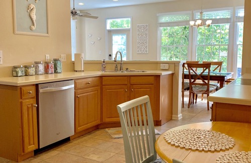 Ocean View House | Bright, Spacious End Unit OWNER MANAGED Rowhome Steps Away From All Amenities!