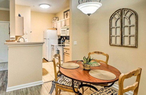 Saint Simons Heights Condo | Bright St Simons Island Condo w/Shared Pool!