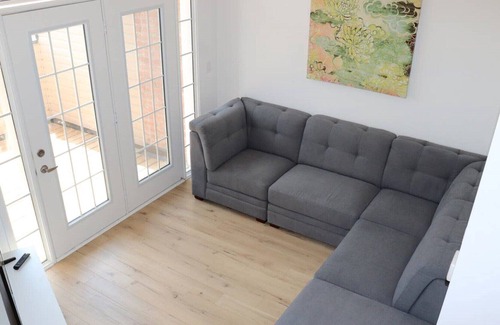 Newmarket House | Bright & Stylish Home in the Heart of Newmarket