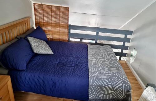 Seafront House | Brighton Water Cabin at the Marina, Free Parking By My Getaways