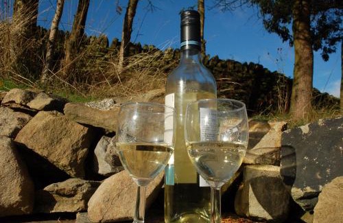 Lothersdale House | Brigstone Stable - charming peaceful cottage