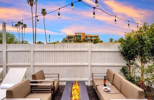 South Scottsdale Cottage | Brilliance-fire Pit & Foosball-walk to Old Town