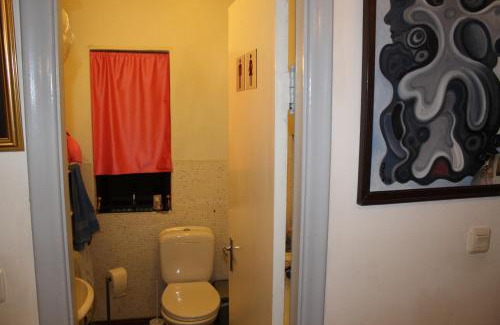Njardvik House | Brimarsbrú sleep inn-art Gallery