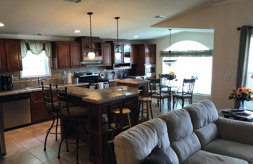 Enchanted Oaks House | Bring your boat! Pet friendly - Lakefront house on Cedar Creek Lake.