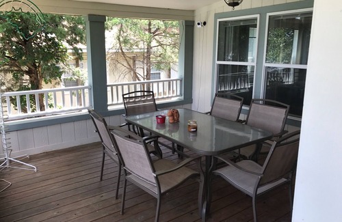 Enchanted Oaks House | Bring your boat! Pet friendly - Lakefront house on Cedar Creek Lake.
